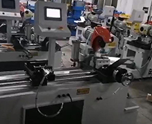 325伺服送料无毛刺切管机